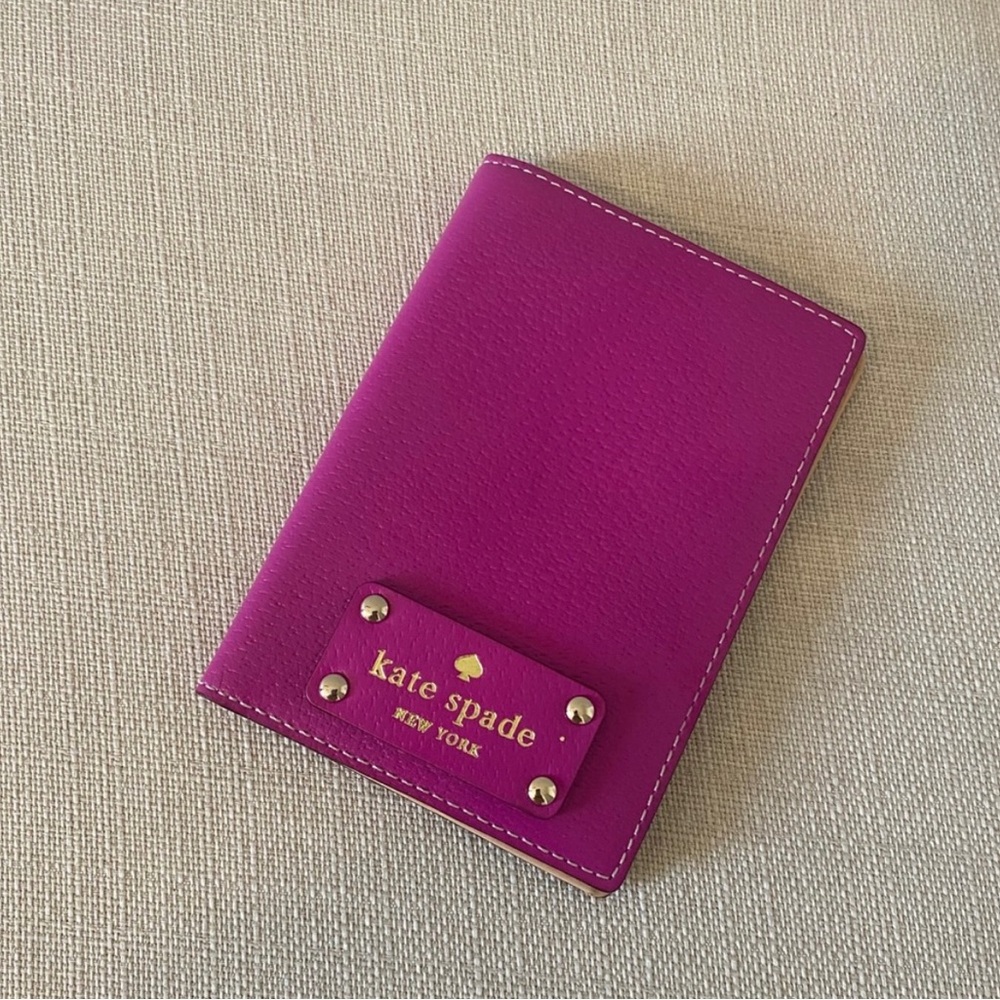 ♠️Kate Spade ♠️ Passport cover.